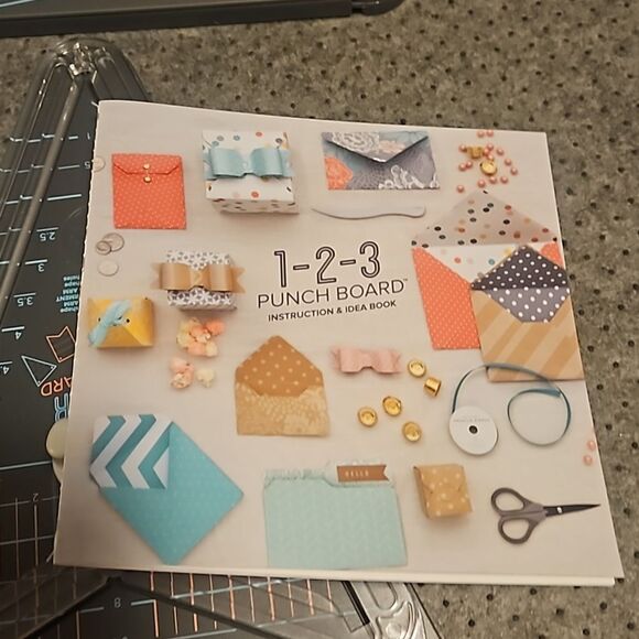 WER punch board party collection like new - Picture 4 of 7